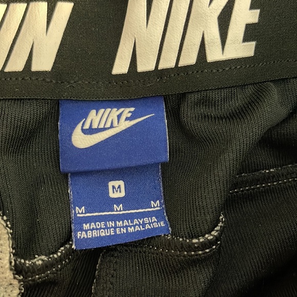 Nike tech fleece shorts - Picture 4 of 4